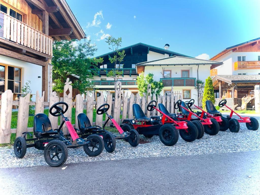 Sieglhub Chalets - Appartements - Hotel Флахау Екстериор снимка